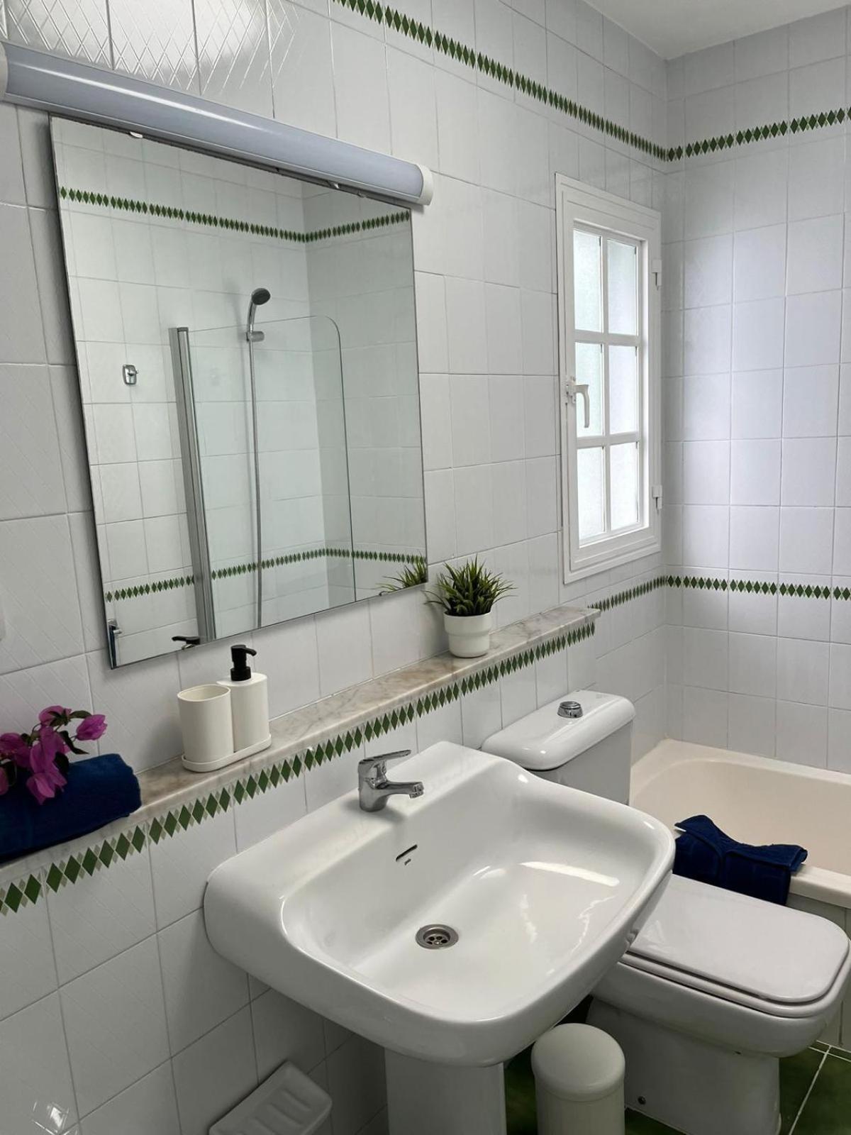 Bungalow Buganvilla Tias Bagian luar foto