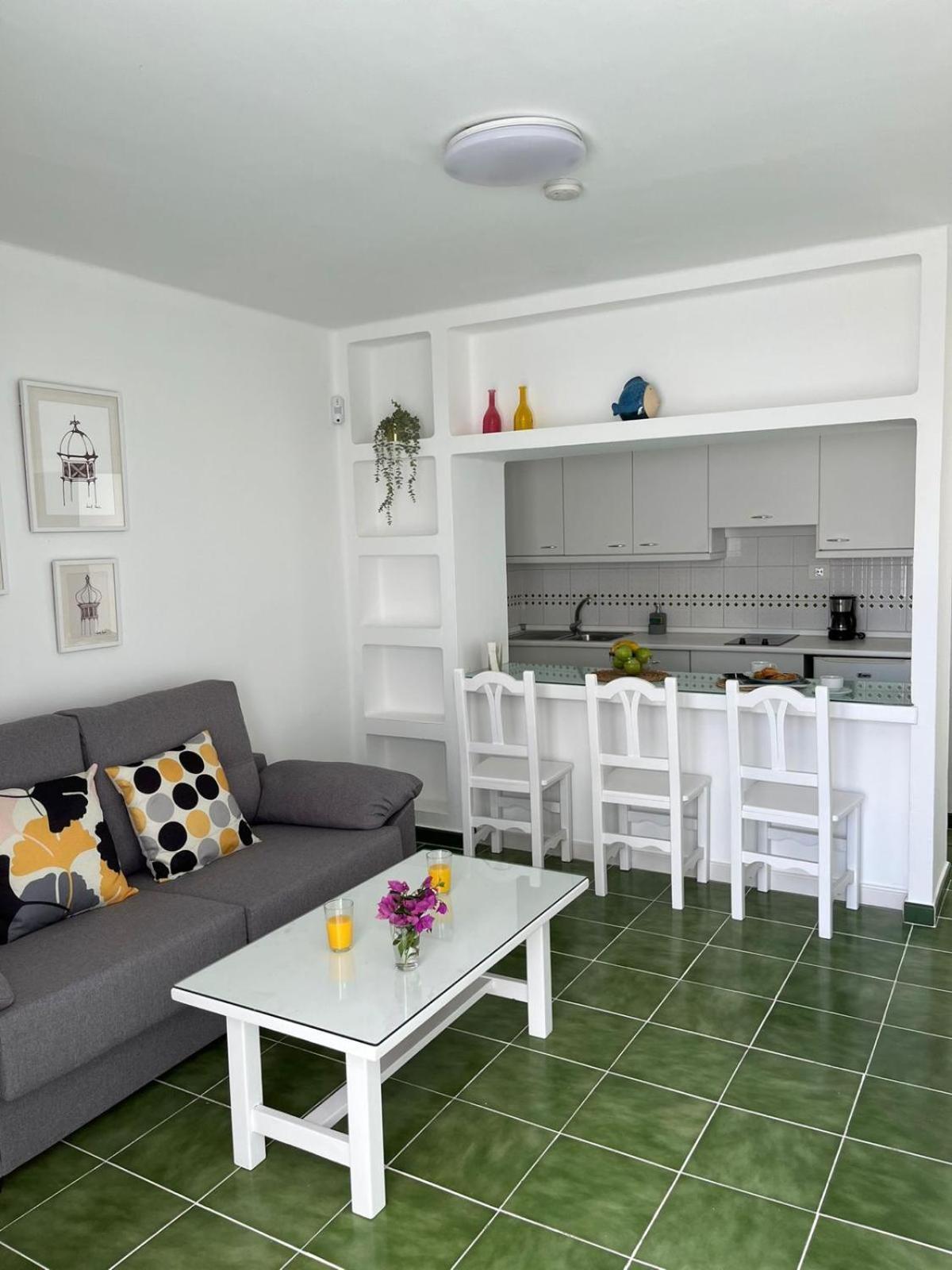 Bungalow Buganvilla Tias Bagian luar foto